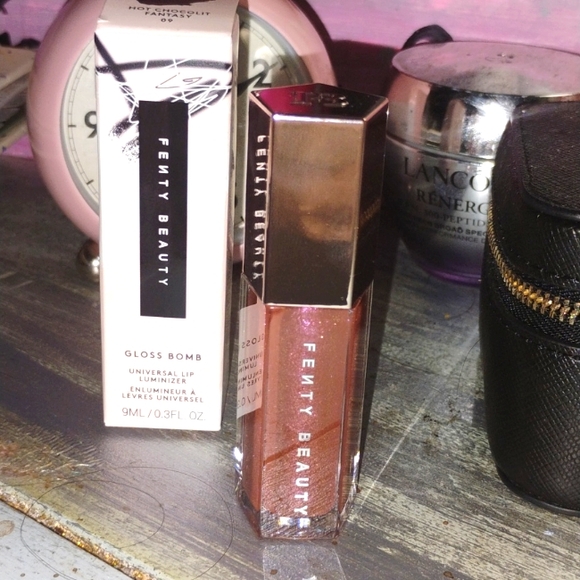 3/$30 NIB Fenty Beauty Gloss Bomb Lip Luminizer - Hot Chocolit Fantasy - Picture 2 of 6